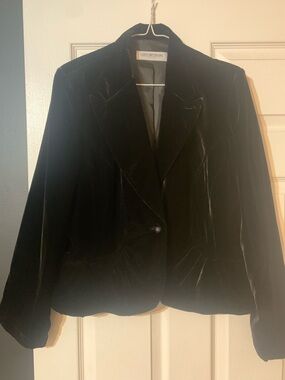 Velvet Single-Button Blazer - Black